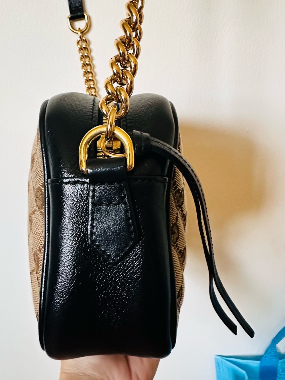 Gucci Marmont GG Supreme Crossbody - black/beige & gold hardware 100% Authentic - Picture 3 of 11
